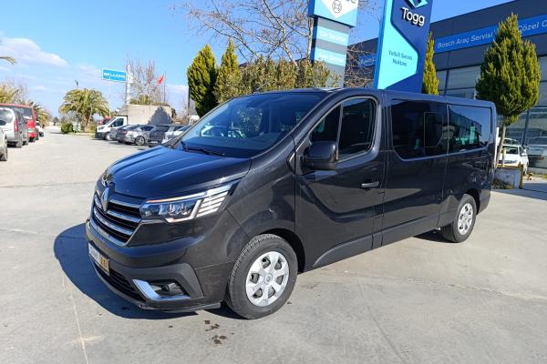 2023 RENAULT TRAFİC 8+1 EDC OTOMOBİL 